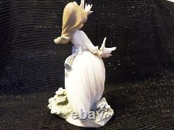 Lladro Nao Daisa 1984 Girl Figurine Dancing With Doves