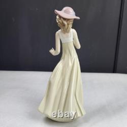 Lladro Nao Daisa Porcelain Figurine Beige Large Hand-Painted 1991