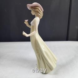 Lladro Nao Daisa Porcelain Figurine Beige Large Hand-Painted 1991