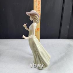 Lladro Nao Daisa Porcelain Figurine Beige Large Hand-Painted 1991