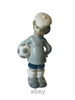 Lladro Nao Daisa Spain figurine statue sculpture Soccer Boy 4967 Huerta Player