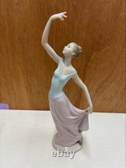 Lladró (Nao) Dancing Girl Figurine