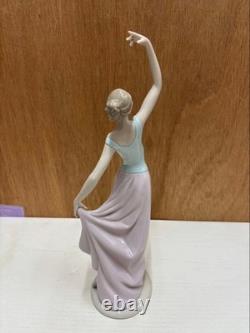Lladró (Nao) Dancing Girl Figurine
