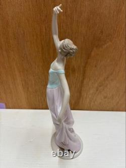 Lladró (Nao) Dancing Girl Figurine
