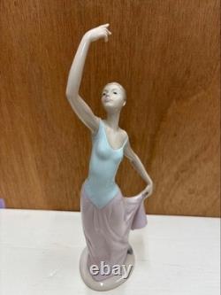 Lladró (Nao) Dancing Girl Figurine