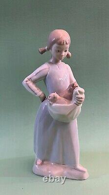 Lladro Nao Figure Girl Pigtails With Kittens Cat In Apron 9 Tall Figurine