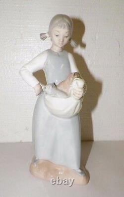 Lladro Nao Figure Girl Pigtails With Kittens Cat In Apron 9 Tall Figurine Good