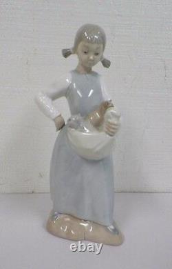 Lladro Nao Figure Girl Pigtails With Kittens Cat In Apron 9 Tall Figurine Good