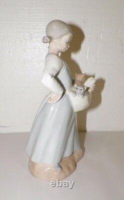 Lladro Nao Figure Girl Pigtails With Kittens Cat In Apron 9 Tall Figurine Good