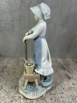 Lladro Nao Figurine 1983 DAISA Garden Girl #410 Farm Wheelbarrow Shovel 7.75