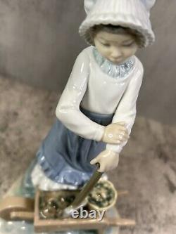Lladro Nao Figurine 1983 DAISA Garden Girl #410 Farm Wheelbarrow Shovel 7.75