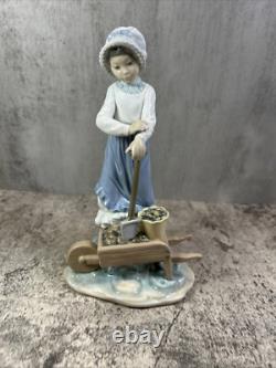Lladro Nao Figurine 1983 DAISA Garden Girl #410 Farm Wheelbarrow Shovel 7.75
