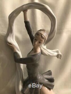 Lladro Nao Figurine Ballerina With Veil Dancer