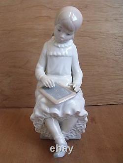 Lladro Nao Figurine No. 117 School Girl doing ABC on Slate Retired Figure