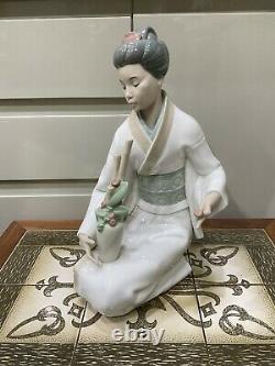 Lladro, Nao Giesha Lady Model 1276, Large Figure