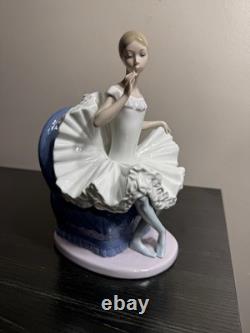 Lladro Nao Girl Playing Flute Figurine Spain 1983 Porcelain