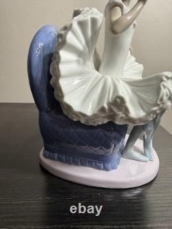 Lladro Nao Girl Playing Flute Figurine Spain 1983 Porcelain