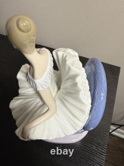 Lladro Nao Girl Playing Flute Figurine Spain 1983 Porcelain