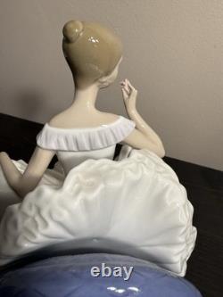 Lladro Nao Girl Playing Flute Figurine Spain 1983 Porcelain