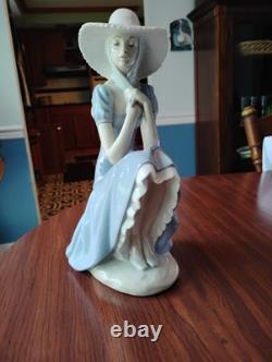 Lladro Nao Girl with Straw Hat Figurine La Pamela