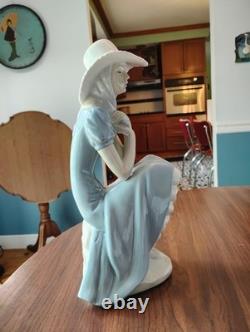 Lladro Nao Girl with Straw Hat Figurine La Pamela