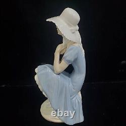 Lladro Nao Girl with Straw Hat Figurine La Pamela #02010229 Vintage 1992