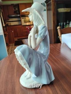 Lladro Nao Girl with Straw Hat Figurine La Pamela