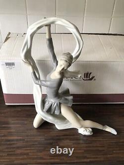 Lladro Nao Large Figurine Ballerina With Veil Dancer