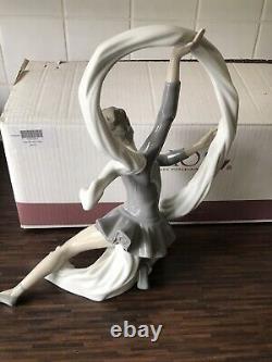 Lladro Nao Large Figurine Ballerina With Veil Dancer
