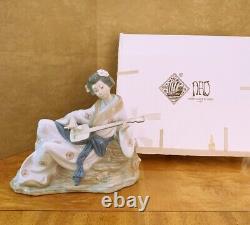 Lladro Nao Oriental Melody Geisha With Samisen Mint Condition With Box #227