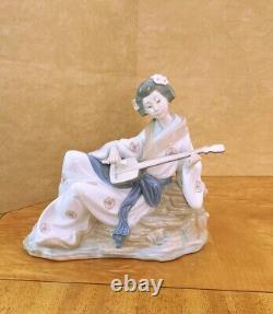 Lladro Nao Oriental Melody Geisha With Samisen Mint Condition With Box #227