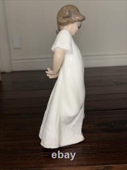 Lladro Nao Porcelain Figurine #01109 Girl Spain Mint Condition With Original Box