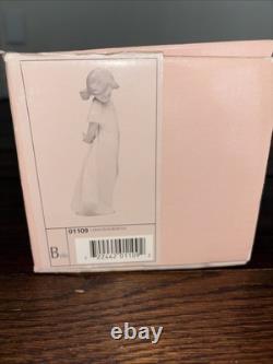 Lladro Nao Porcelain Figurine #01109 Girl Spain Mint Condition With Original Box
