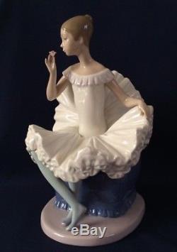 Lladro Nao Porcelain Figurine DREAM COME TRUE Sitting Ballerina Figure 24cm 9.5