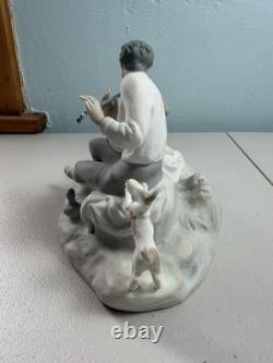 Lladró Nao Porcelain Figurine Flute Player Man And Woman With Dog Matte Finish