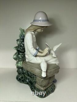 Lladro Nao Porcelain Figurine Girl on Bench Feeding Birds Doves Handmade Spain