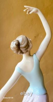 Lladro Nao Porcelain Figurine The Dance is Over Elegant Ballerina #1204 RETIRED