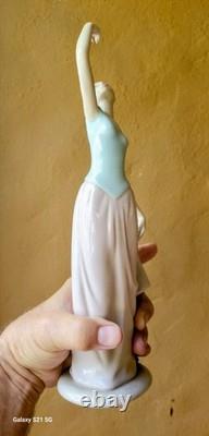 Lladro Nao Porcelain Figurine The Dance is Over Elegant Ballerina #1204 RETIRED