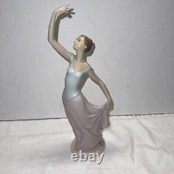 Lladro Nao Porcelain Figurine The Dance is Over Elegant Ballerina 1204 (chipped)