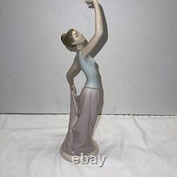 Lladro Nao Porcelain Figurine The Dance is Over Elegant Ballerina 1204 (chipped)