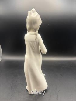 Lladró Nao Porcelain Girl Figurine White Glossy Hand Painted 10 in