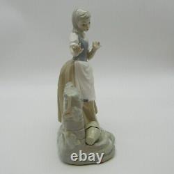 Lladro. Nao. Porcelain figure representing the girl broken pitcher, twentieth