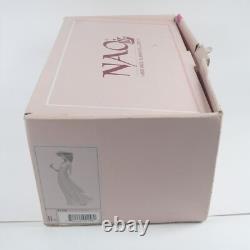 Lladro Nao The Butterfly's Dance Figurine withBox Girl Holding Butterfly 1398