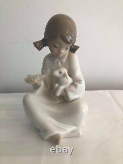 Lladro/Nao Vintage Porcelain Figure Of Girl Feeding Her Lamb