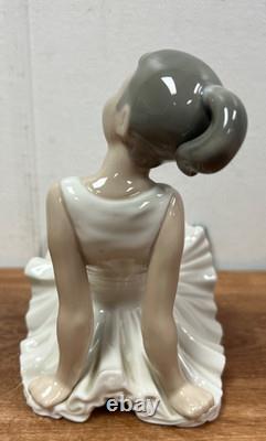 Lladro Nao Vintage Porcelain Figurine Statue Girl Ballerina Figure Spain