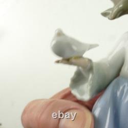 Lladro Nao Woman with Dove 18cm KS-2253