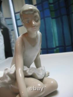 Lladro/ Nao figure ballerina'Sitting Ballerina