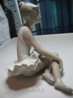 Lladro/ Nao figure ballerina'Sitting Ballerina
