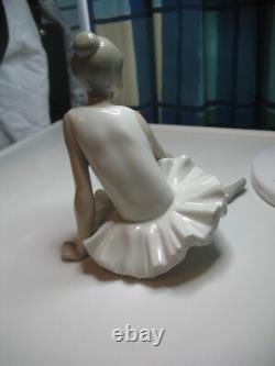 Lladro/ Nao figure ballerina'Sitting Ballerina