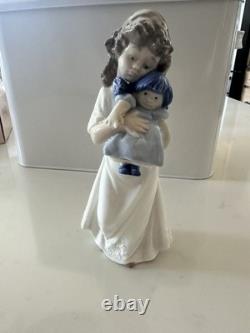 Lladro Nao figurine 1107 We're Sleepy Girl withRagdoll in Original Box